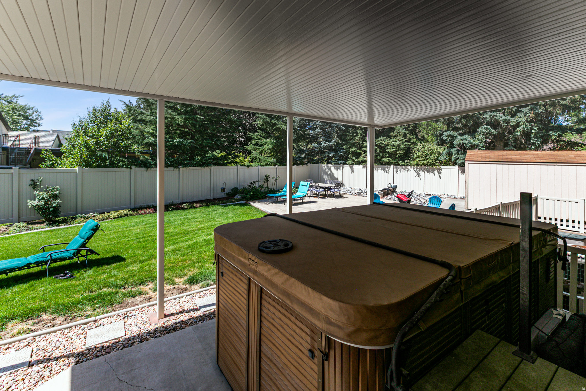 PINE CREST - Residential