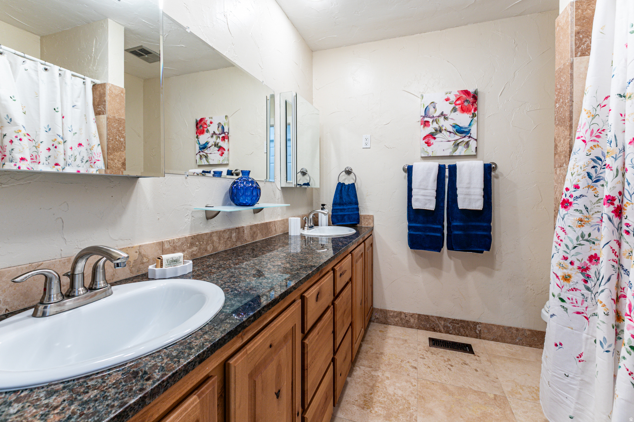 PINE CREST - Residential