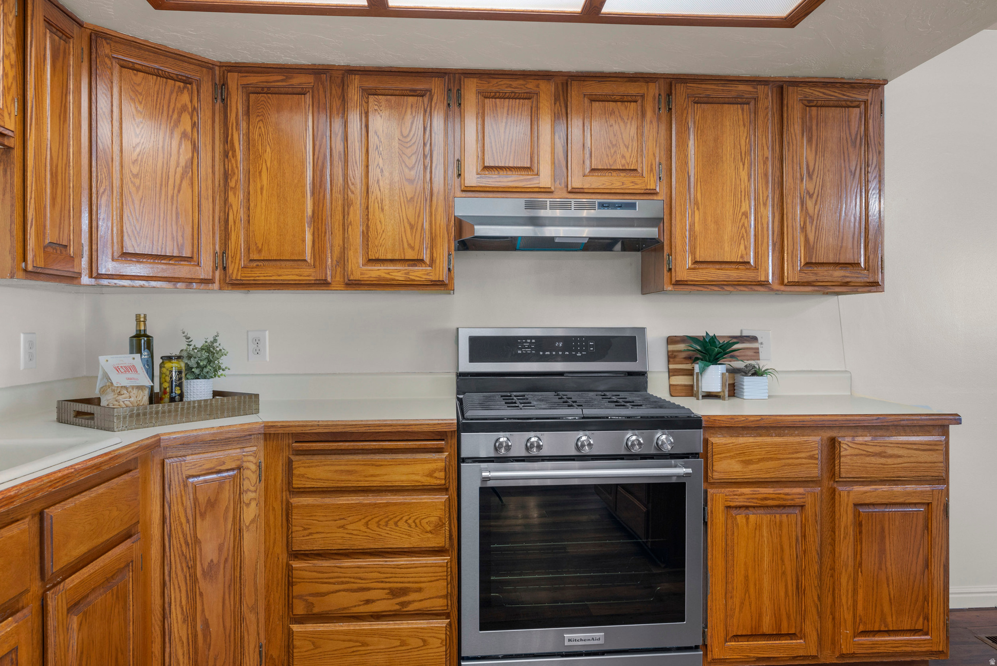 COBBLESTONES CONDOS - Residential