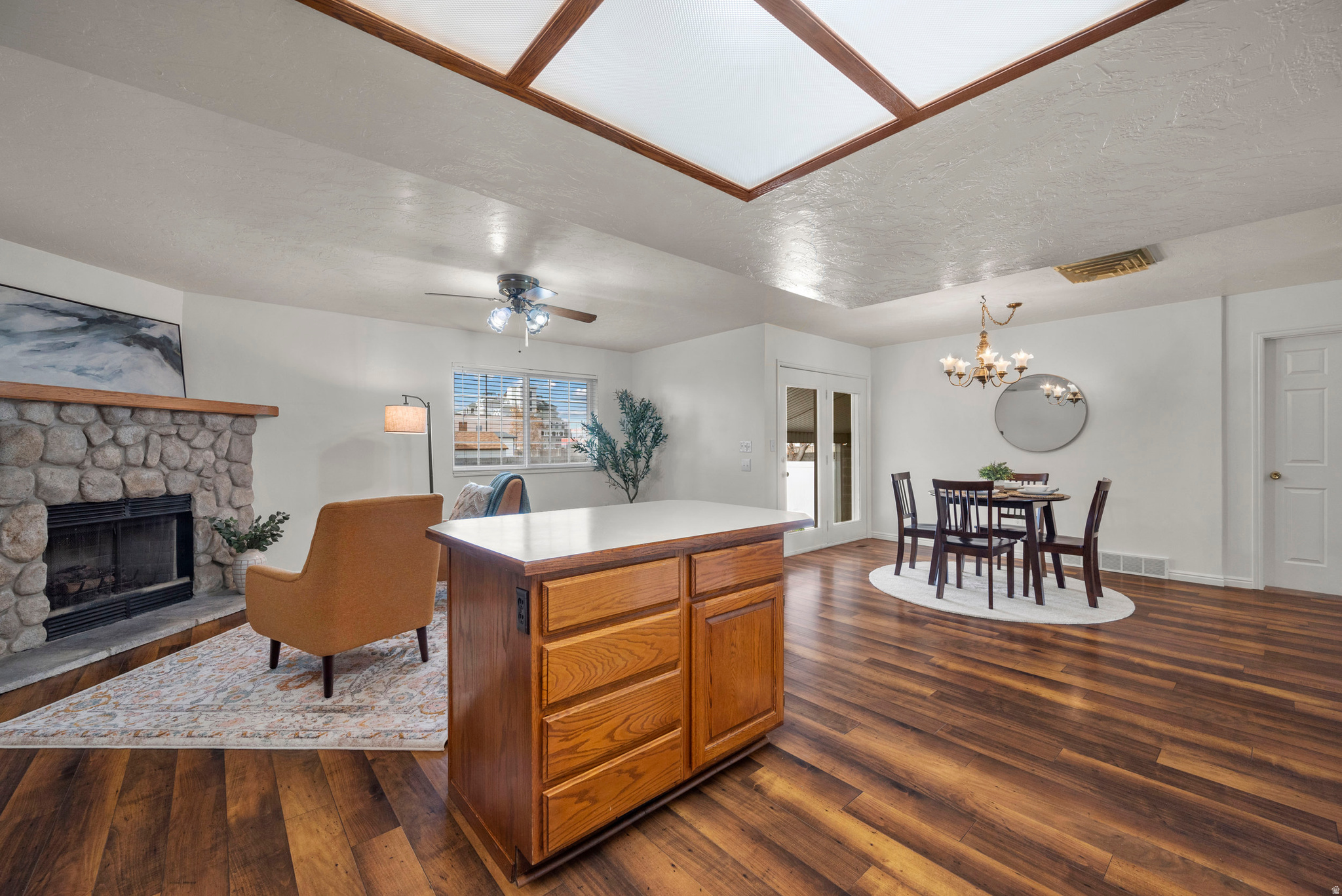 COBBLESTONES CONDOS - Residential