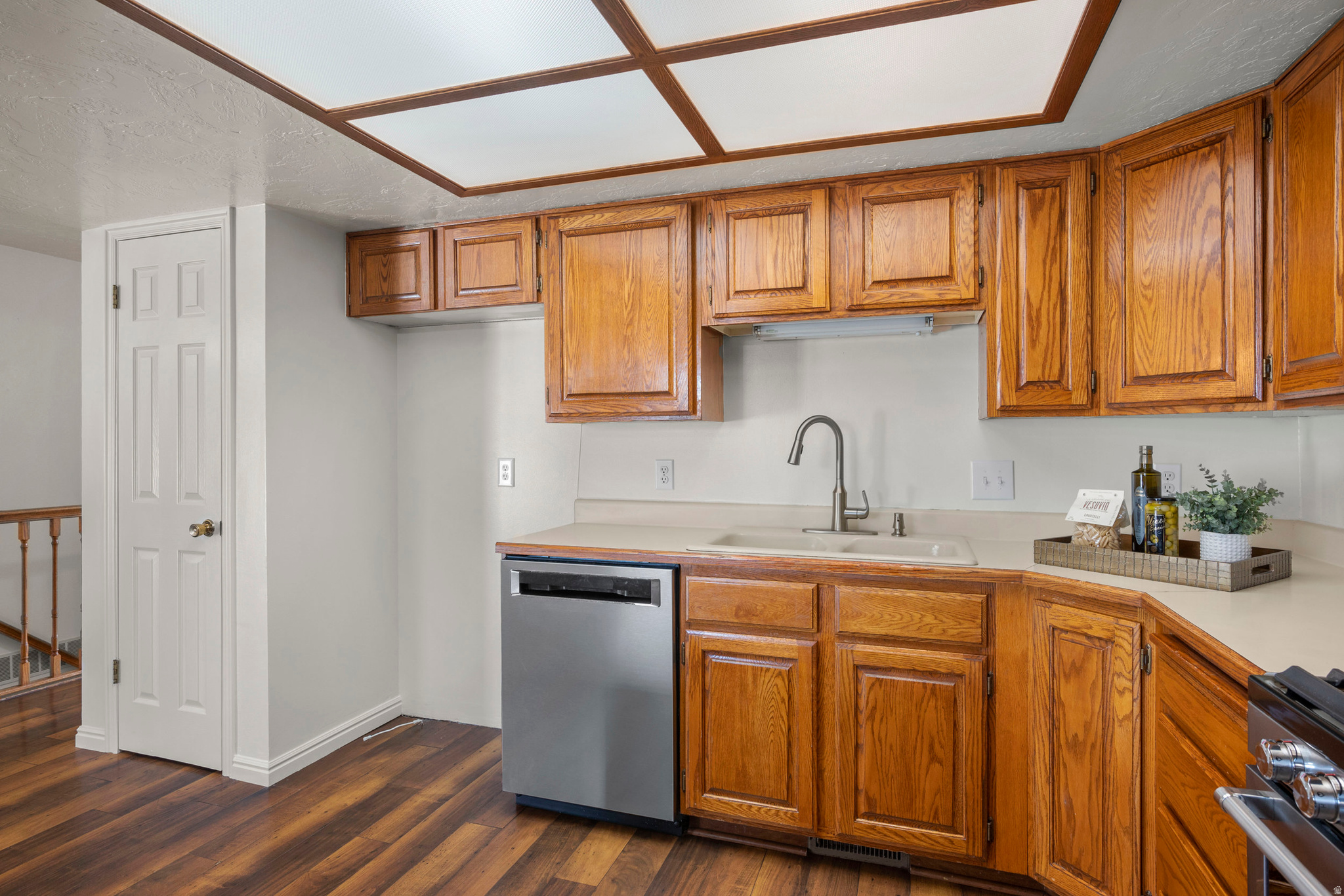 COBBLESTONES CONDOS - Residential