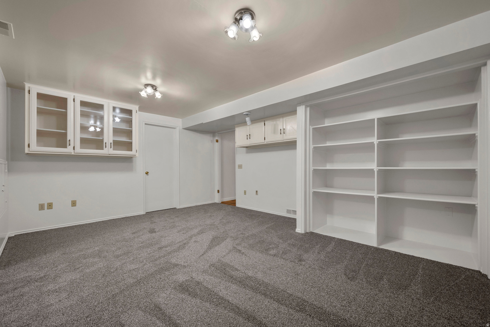 COBBLESTONES CONDOS - Residential