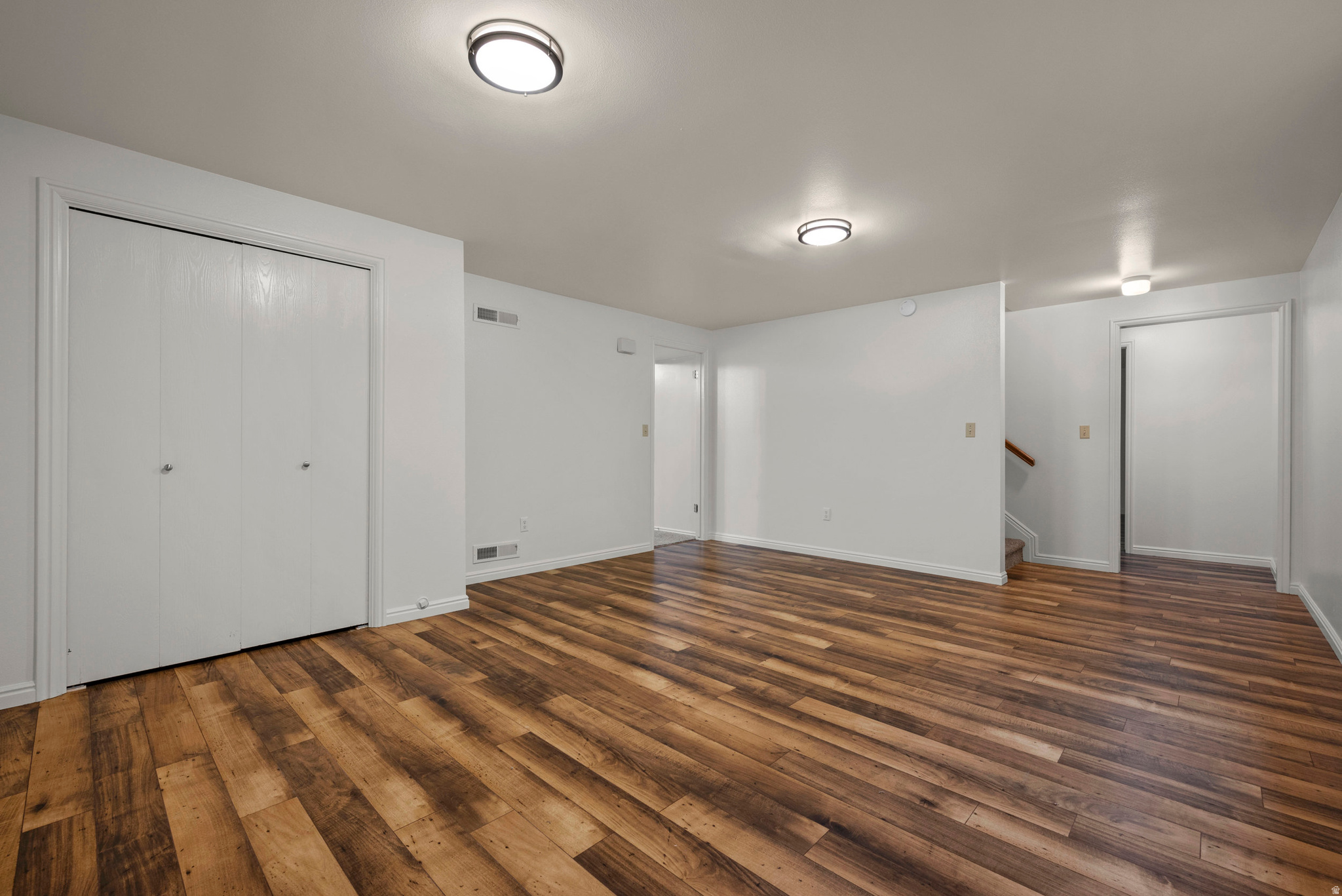 COBBLESTONES CONDOS - Residential