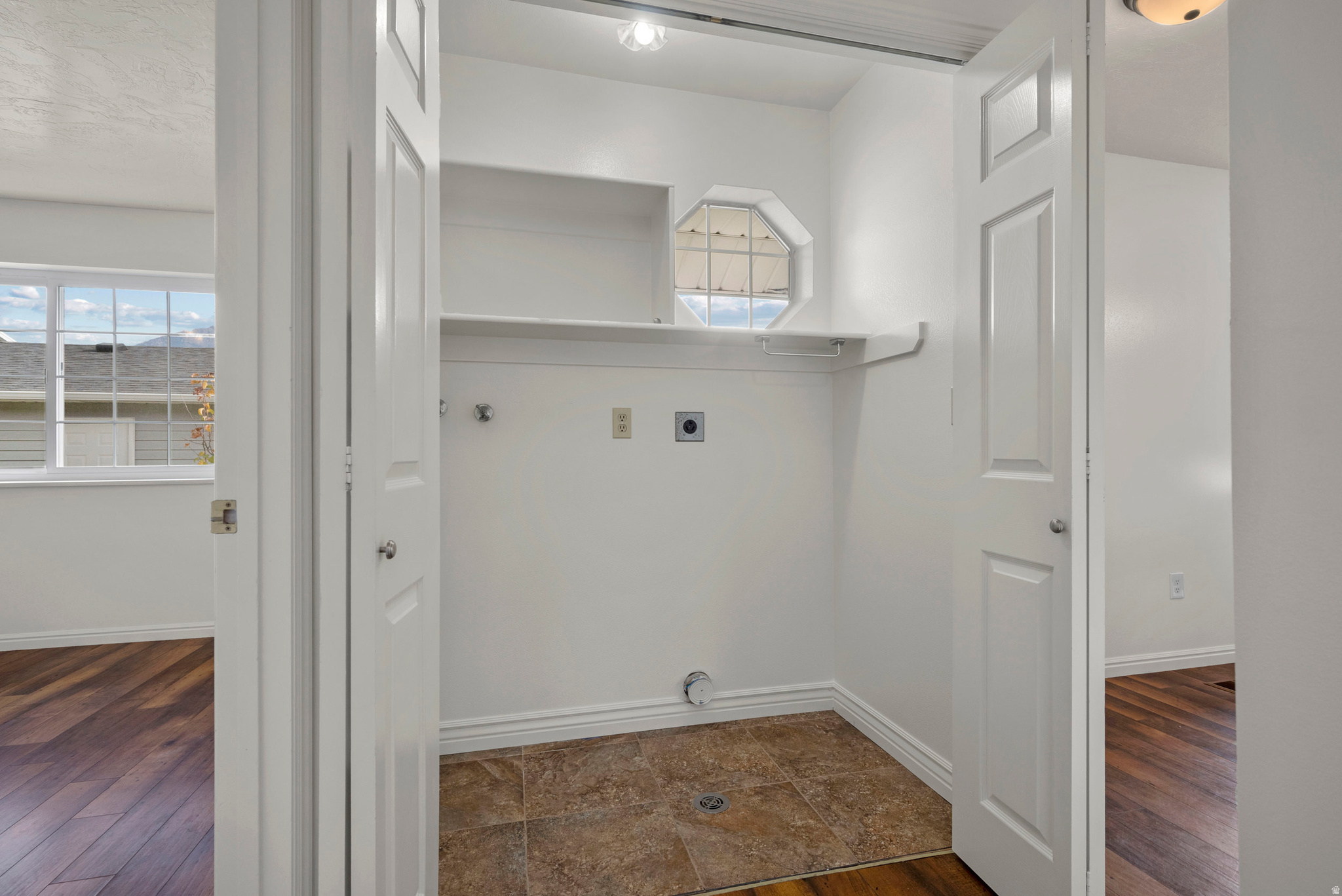 COBBLESTONES CONDOS - Residential