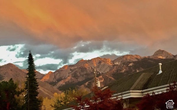 3017 E MILLCREEK RD, SALT LAKE CITY, UT 84109 - Image 35bbb23aba856ca2967b5a67fb1bdba4/4040039180
