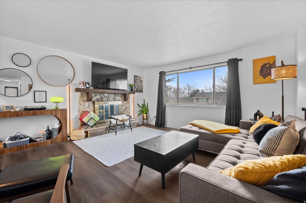 Photo of 10491 S AMARYLLIS DR E, Sandy, UT 84094 (MLS # 2139080)