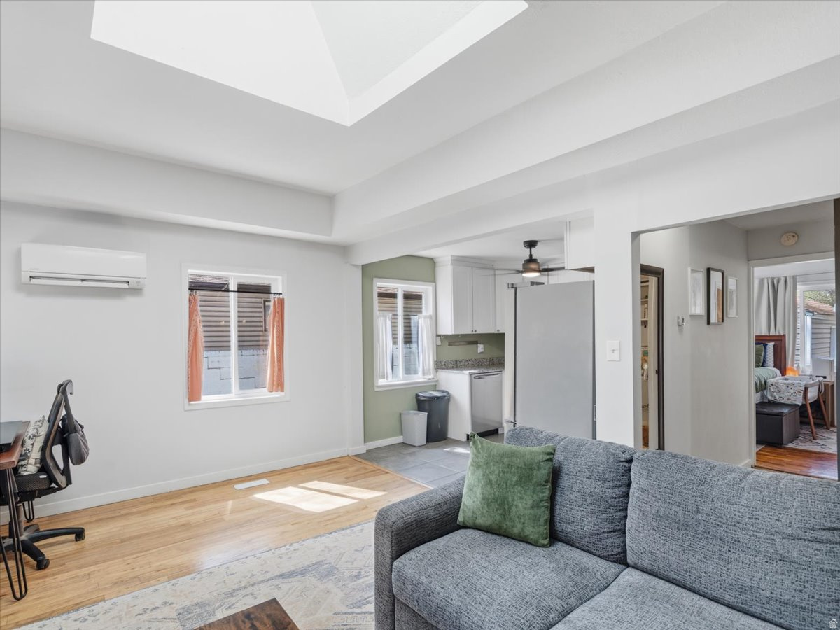 POPLAR PLACE - Residential