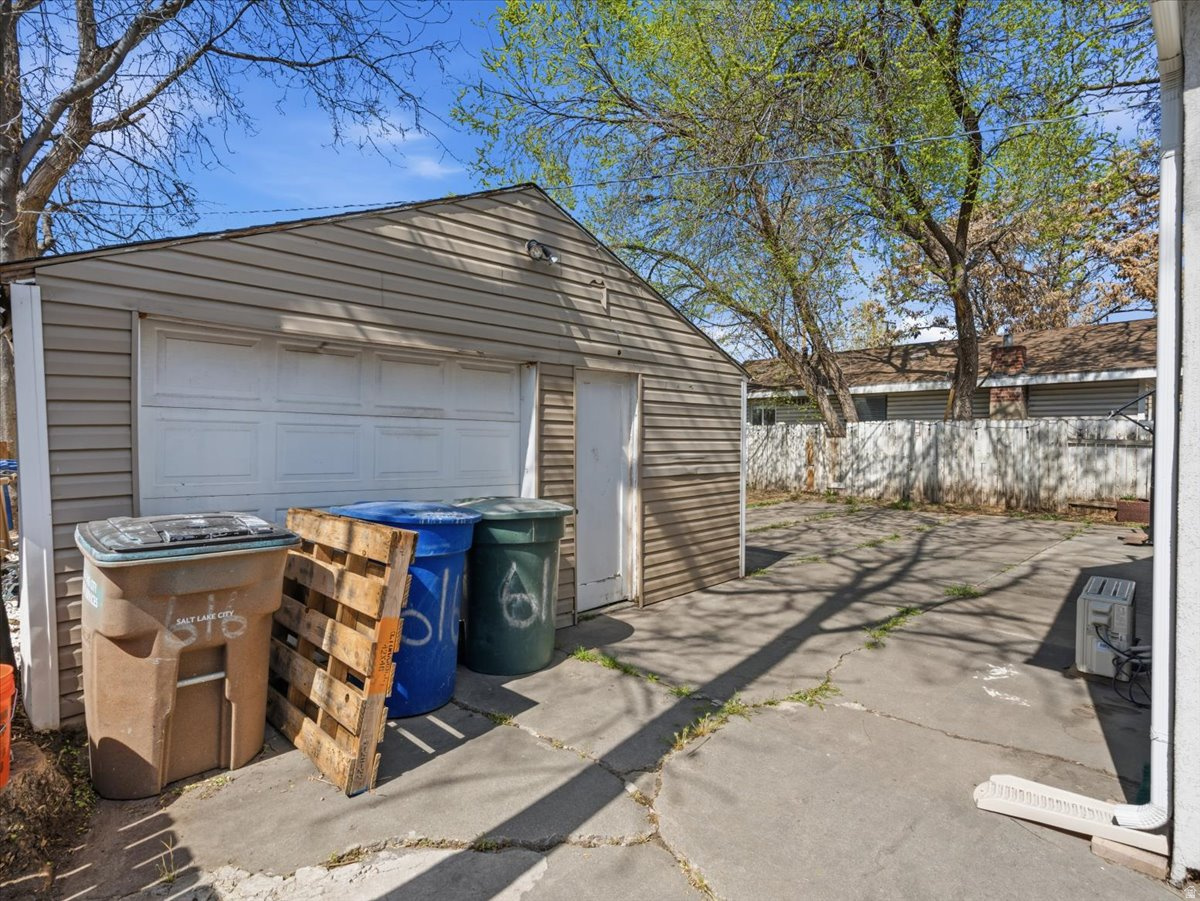 POPLAR PLACE - Residential