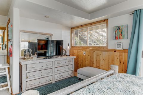 Tiny photo for 775 E 1500 S, Bountiful, UT 84010 (MLS # 2146358)