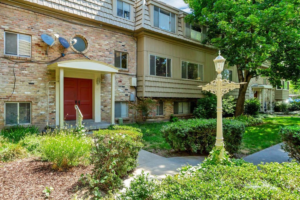 Photo of 2220 E MURRAY HOLLADAY RD S #223, Holladay, UT 84117 (MLS # 2176570)