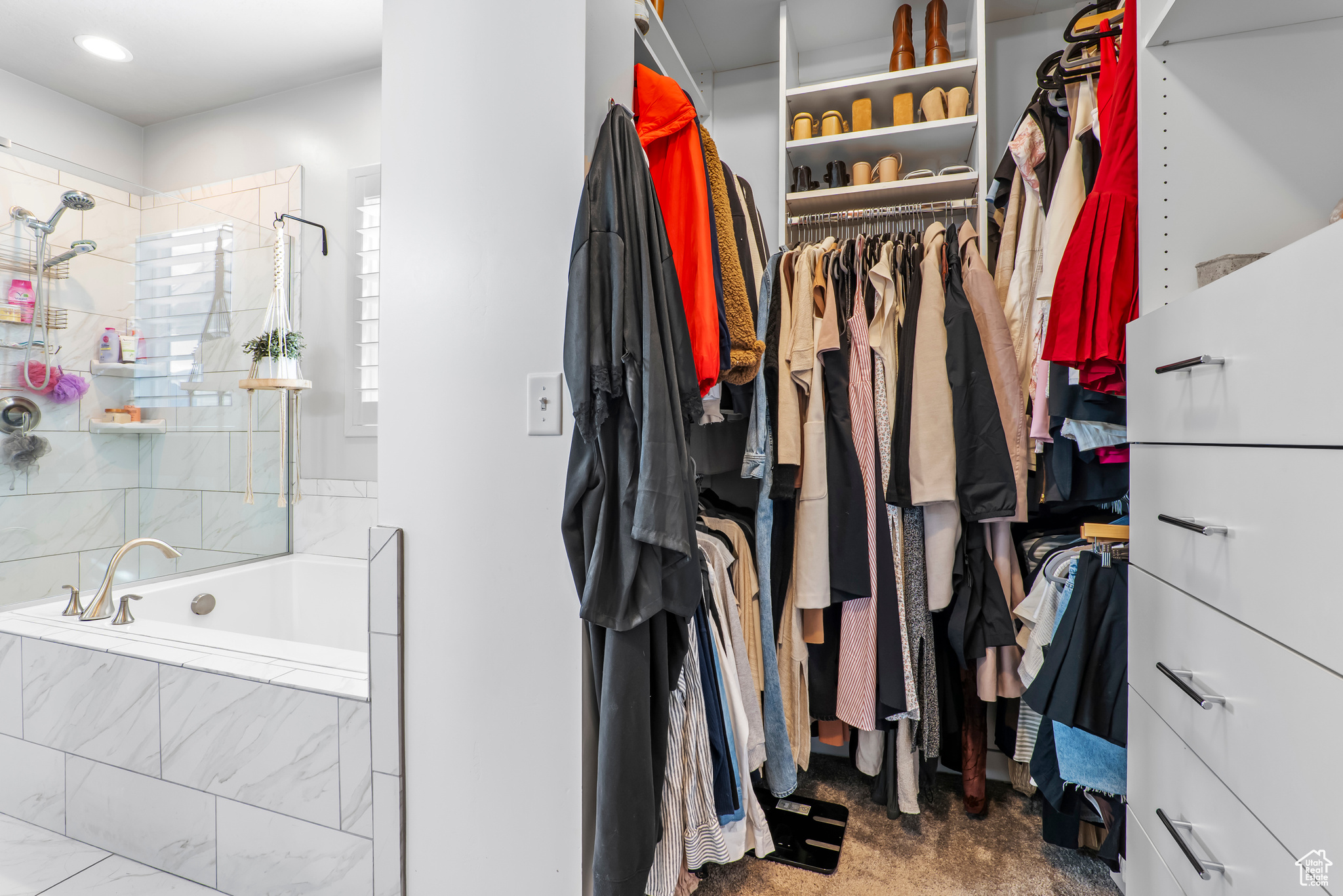 DAYBREAK - Residential