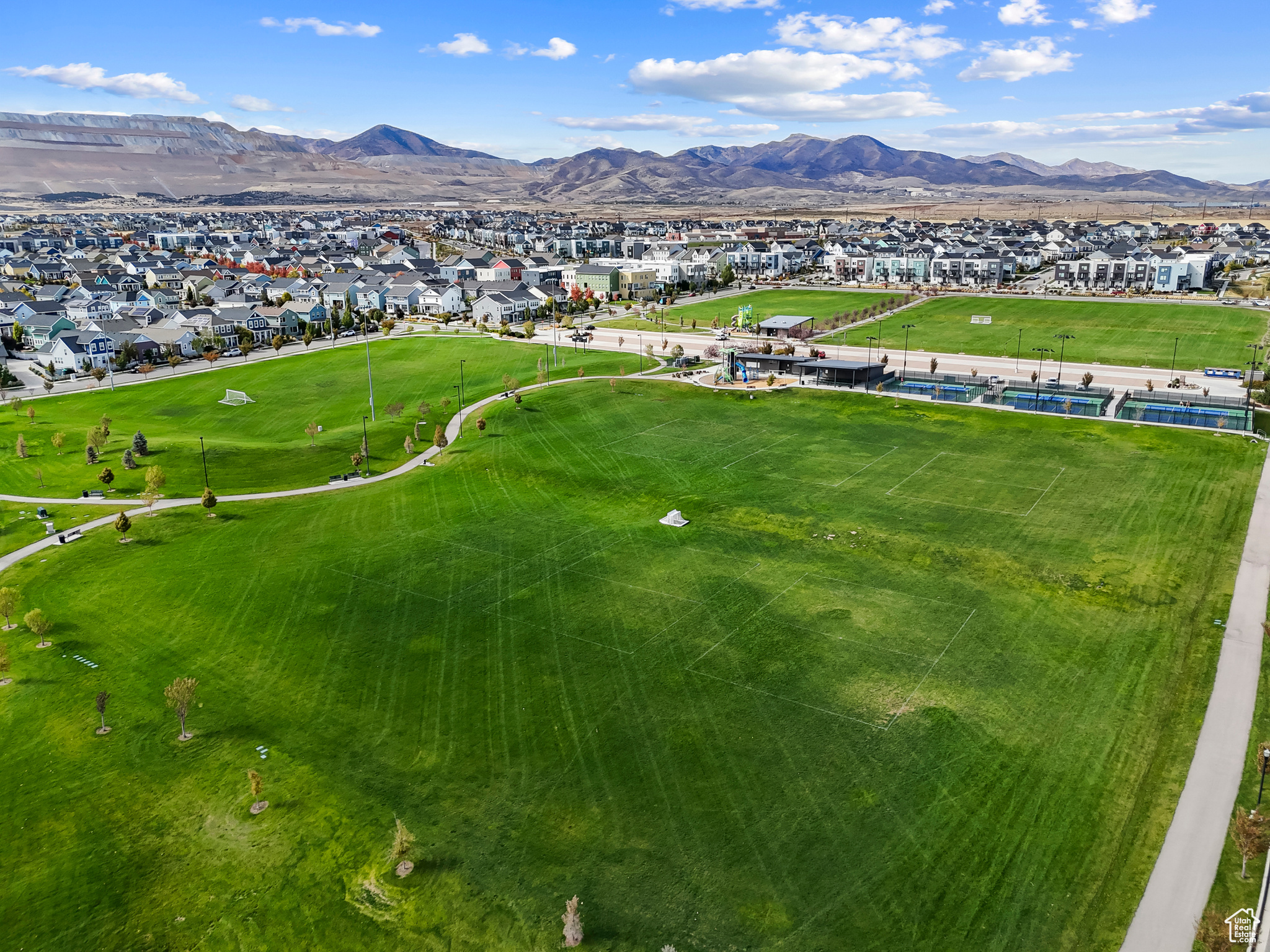 DAYBREAK - Residential