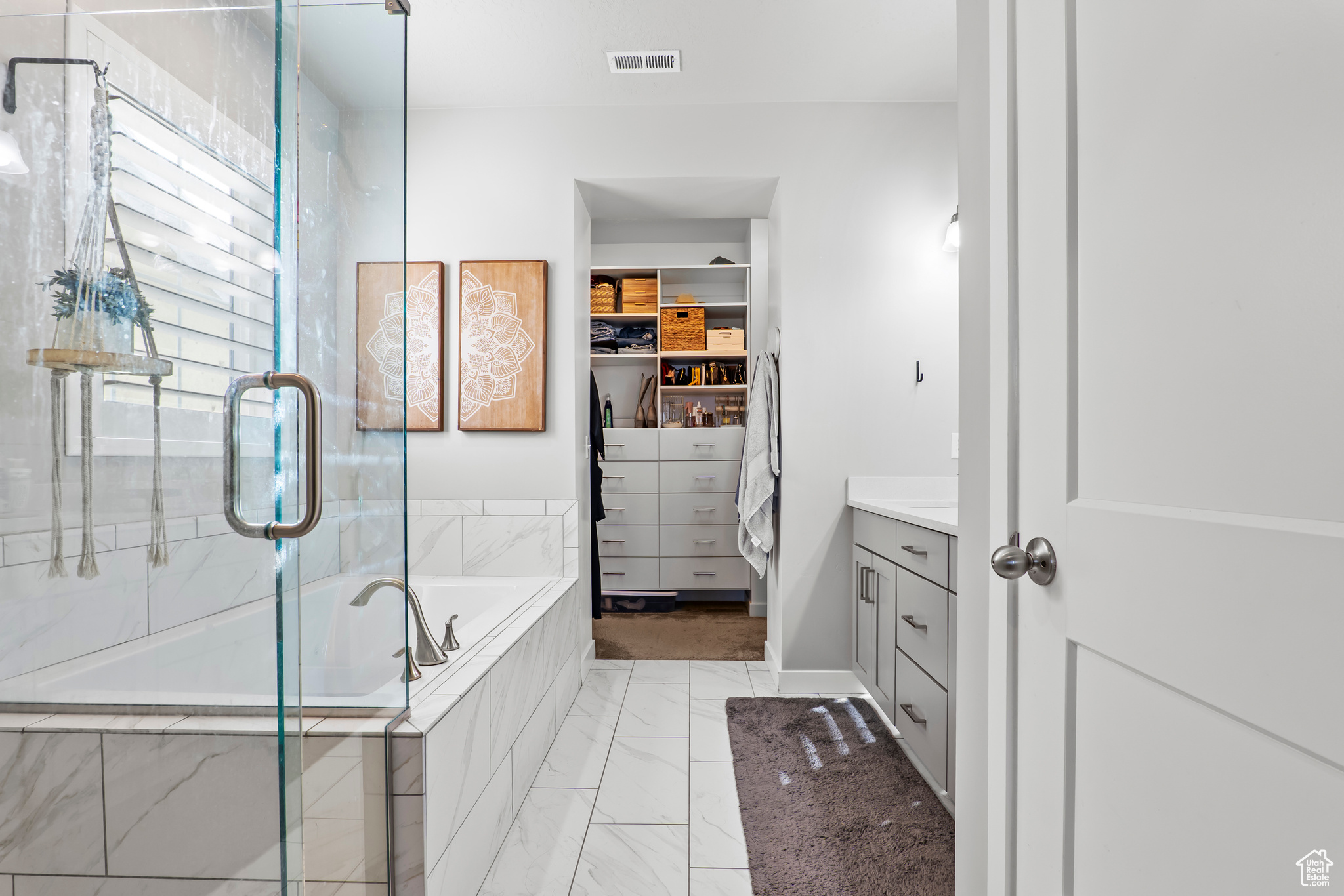 DAYBREAK - Residential