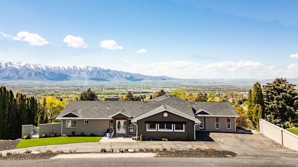 Photo of 825 FOOTHILL DR, Providence, UT 84332 (MLS # 2149828)