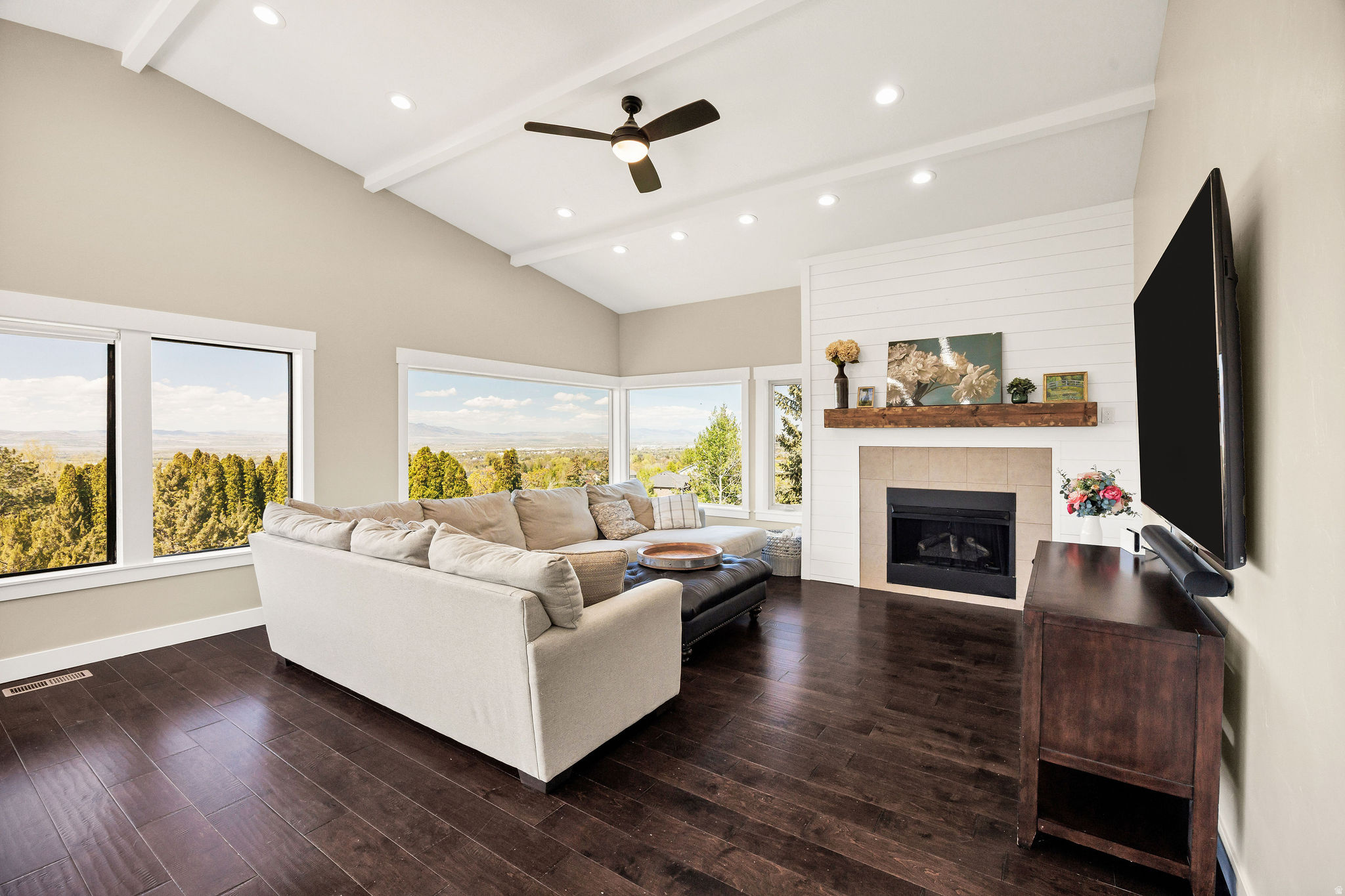 GRAND VIEW HILLS SUB - Residential