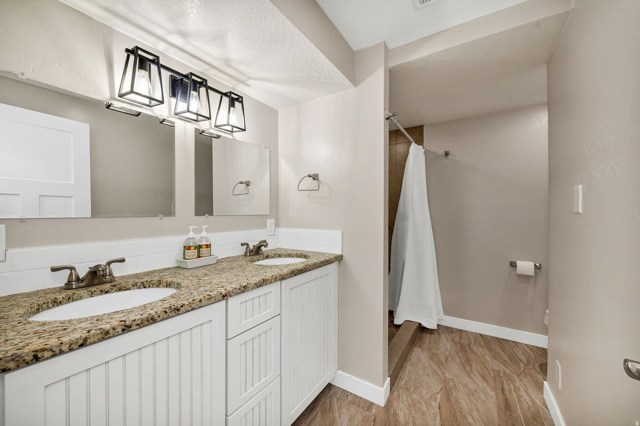 GRAND VIEW HILLS SUB - Residential