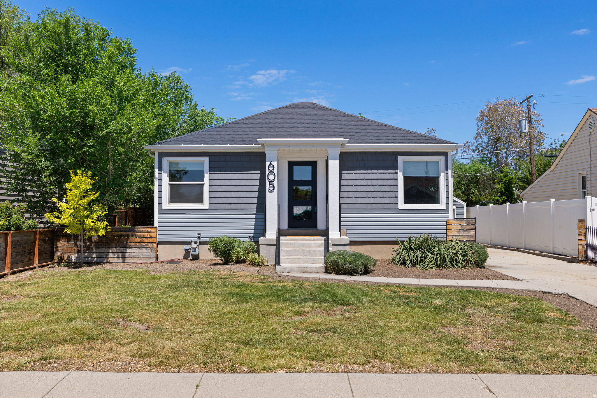 MEADOW BROOK - Residential