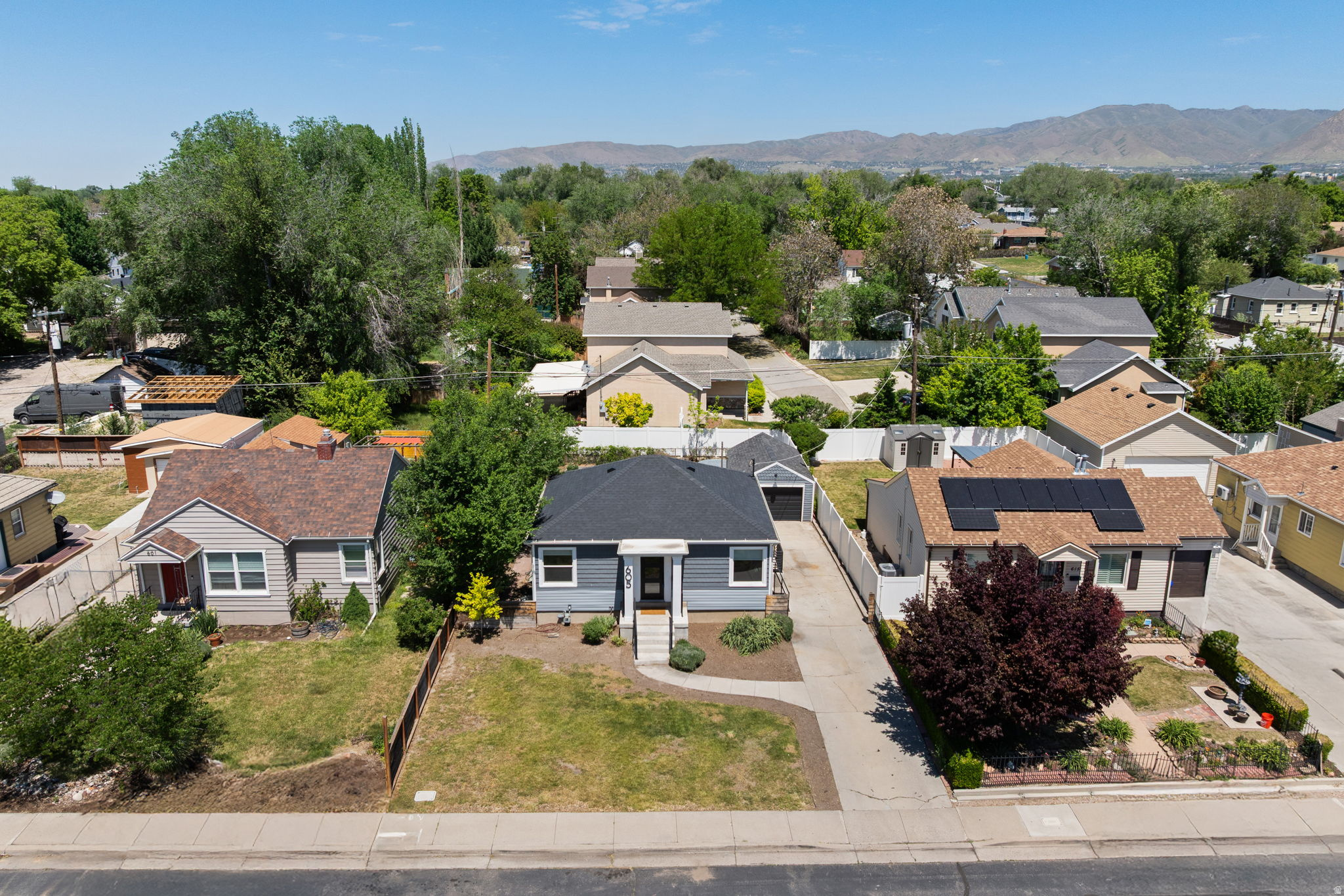 MEADOW BROOK - Residential