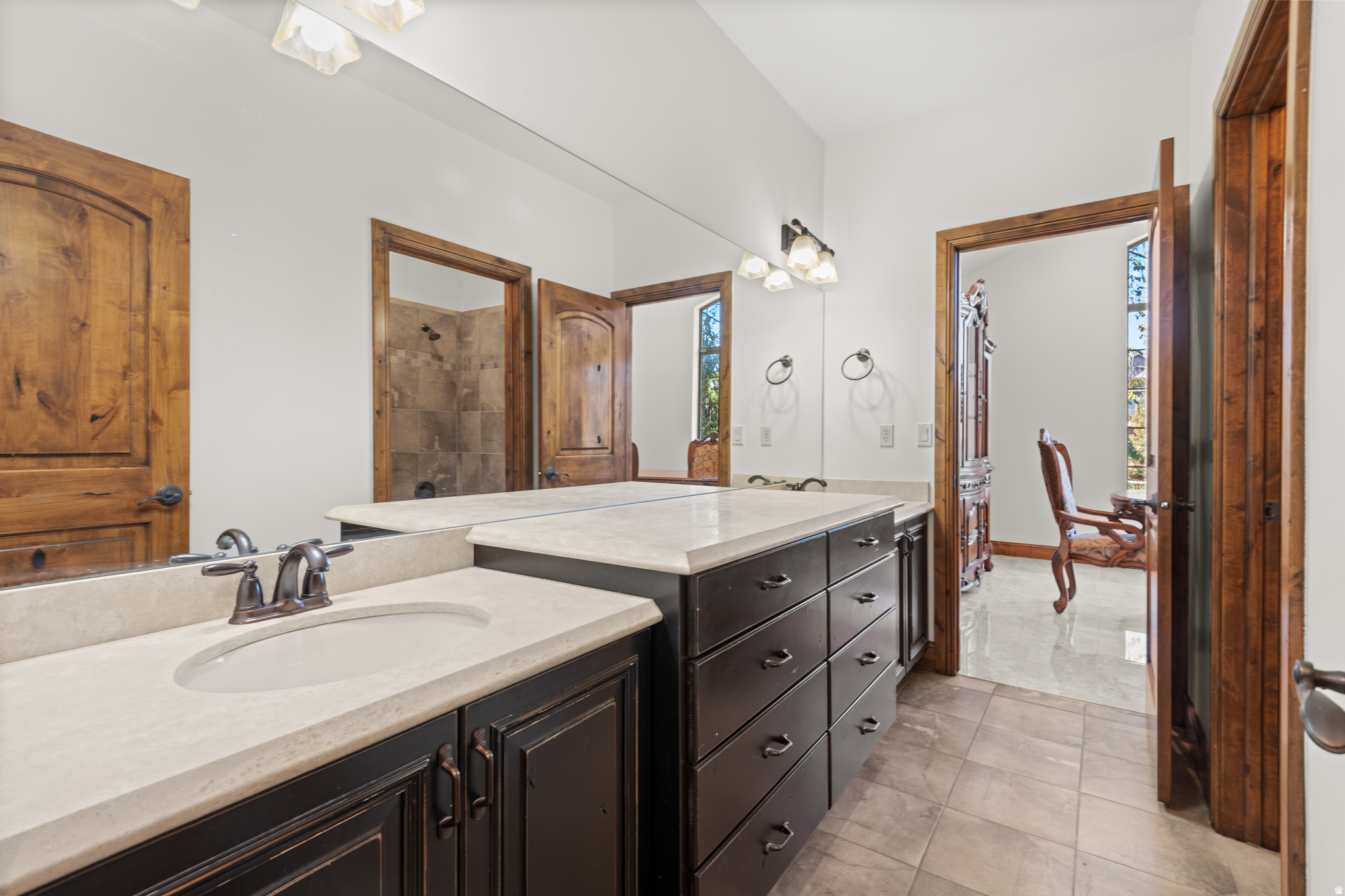 CRESCENT HOLLOW - Residential