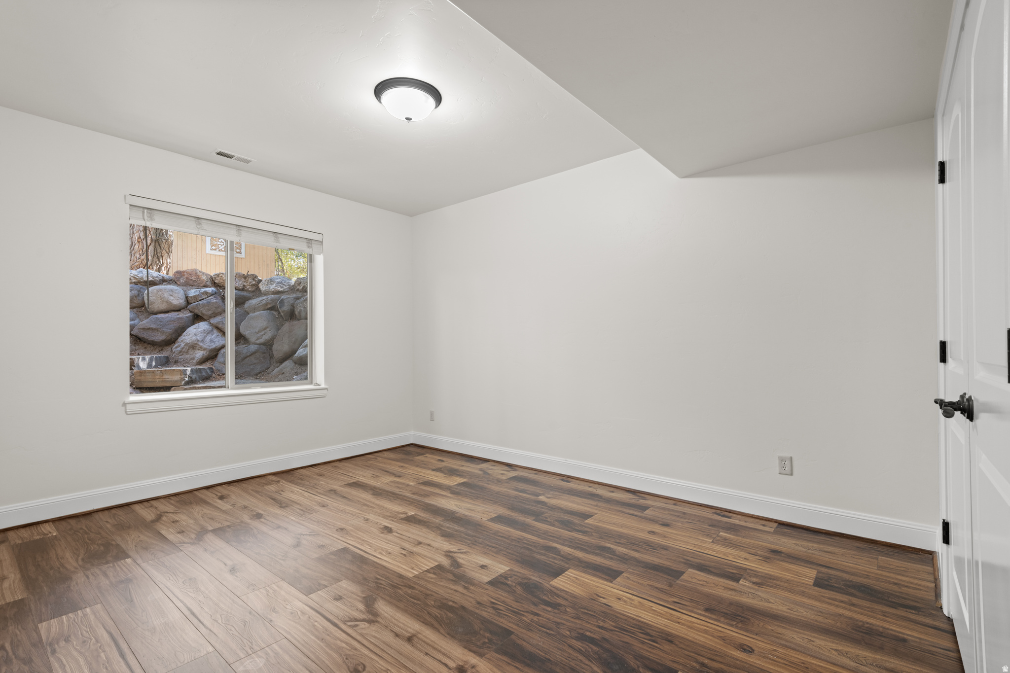 CRESCENT HOLLOW - Residential
