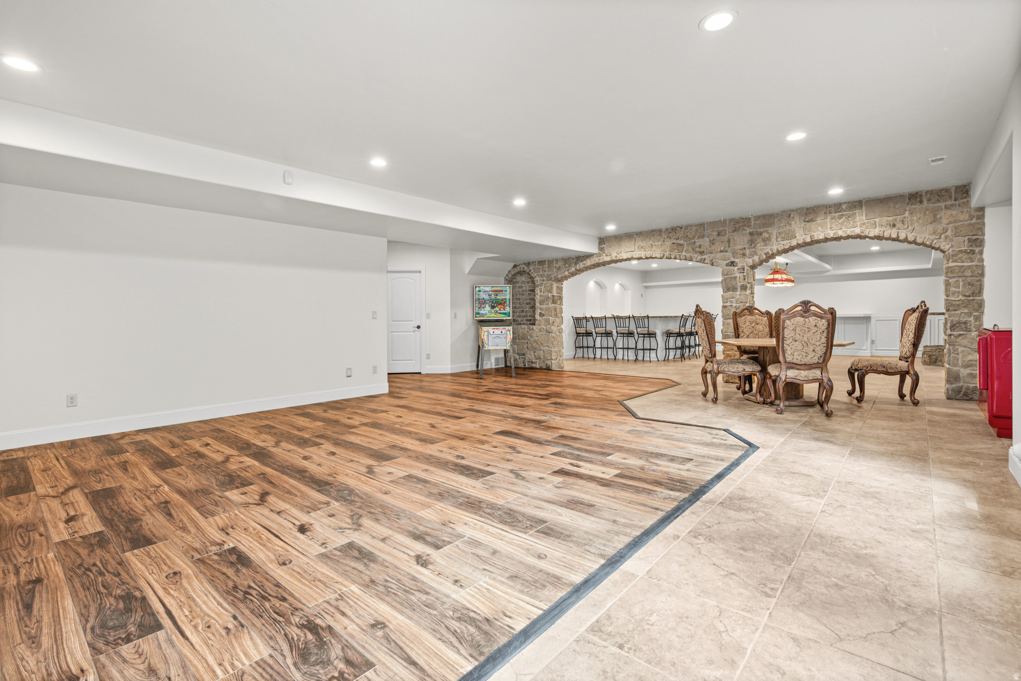 CRESCENT HOLLOW - Residential