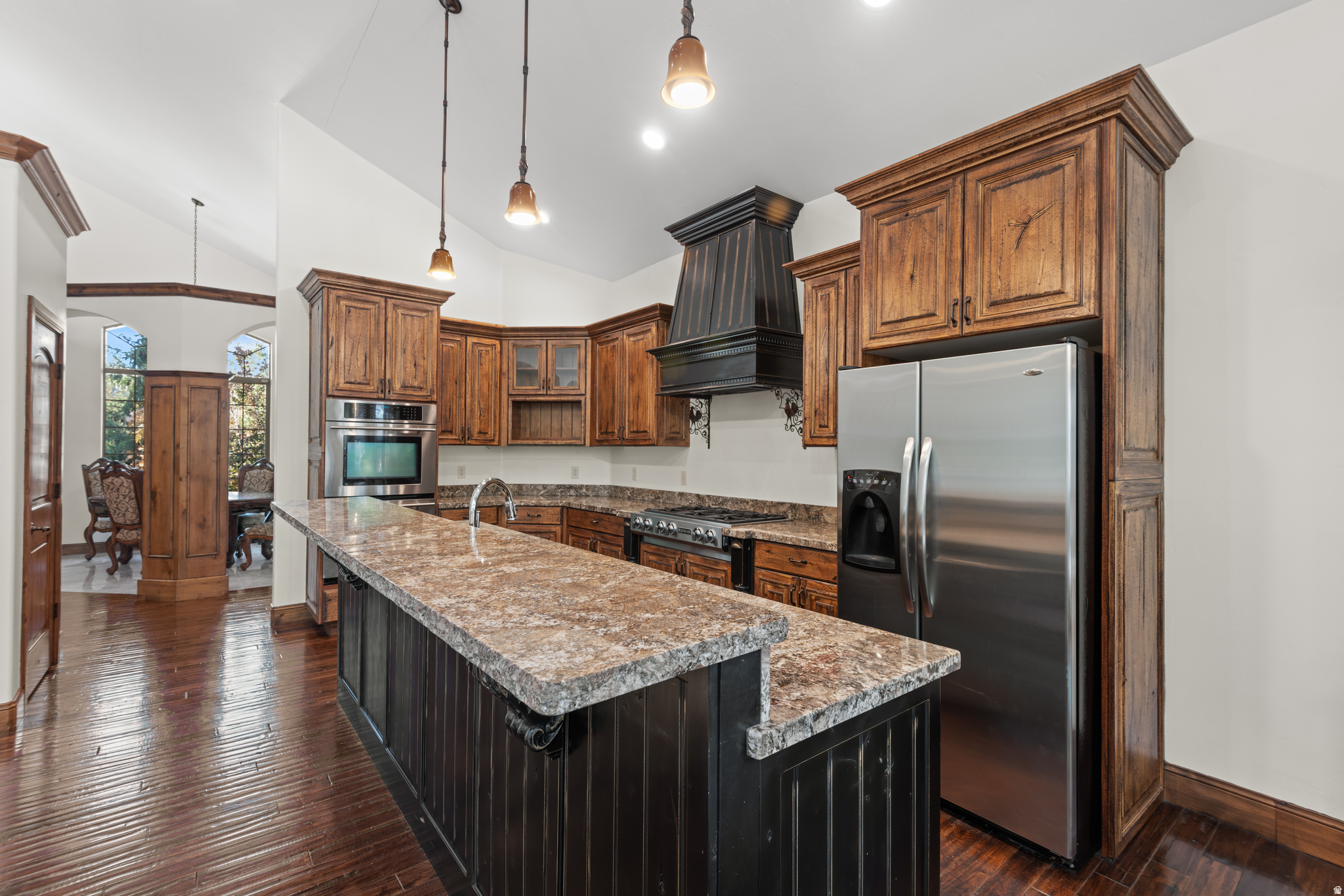 CRESCENT HOLLOW - Residential