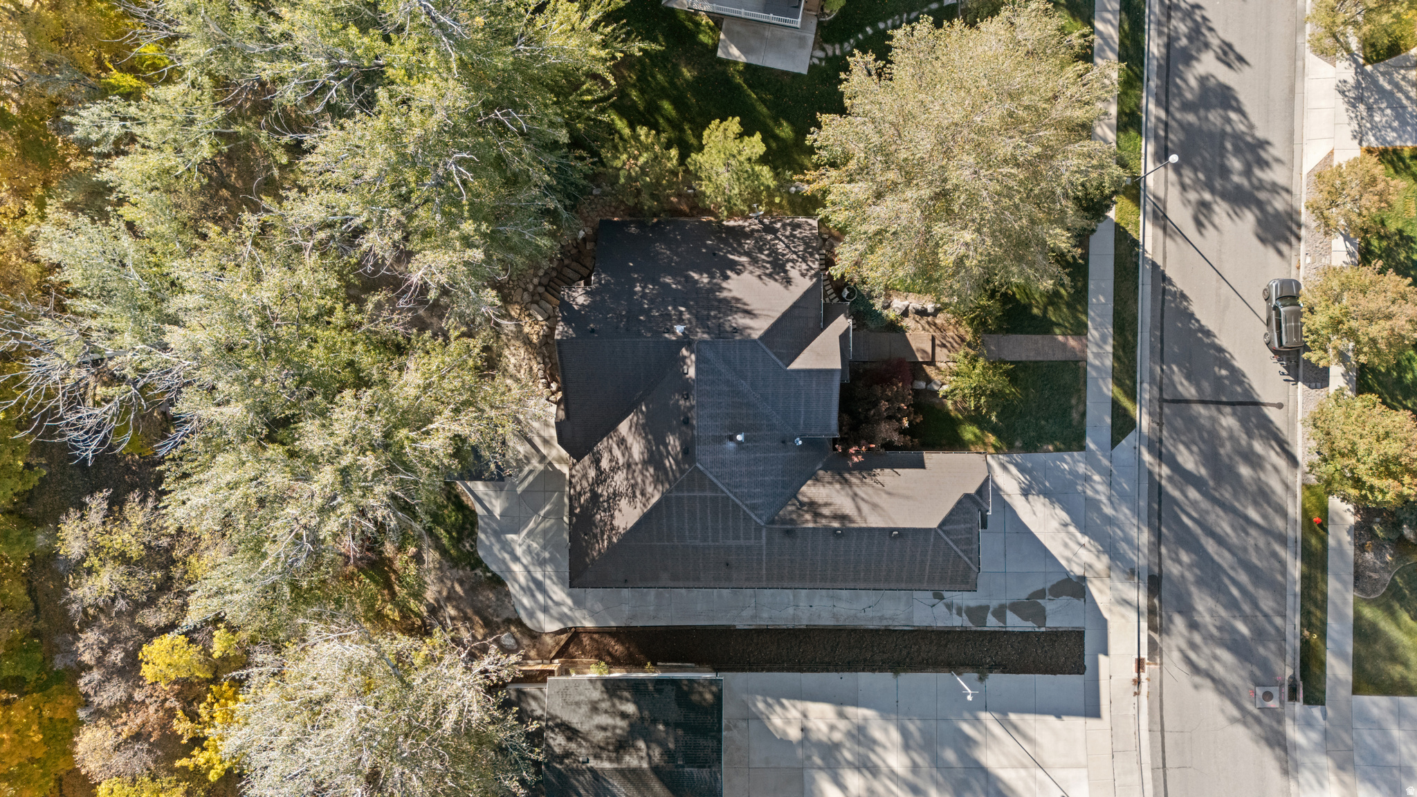 CRESCENT HOLLOW - Residential