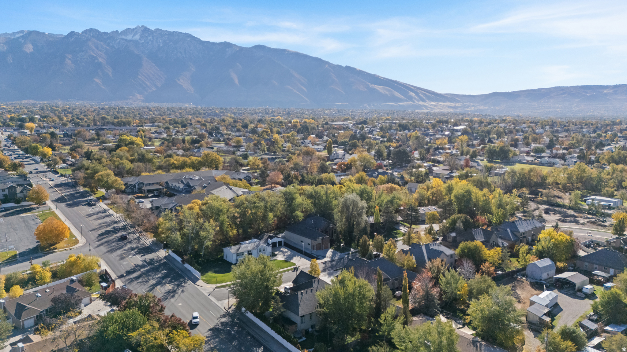 CRESCENT HOLLOW - Residential