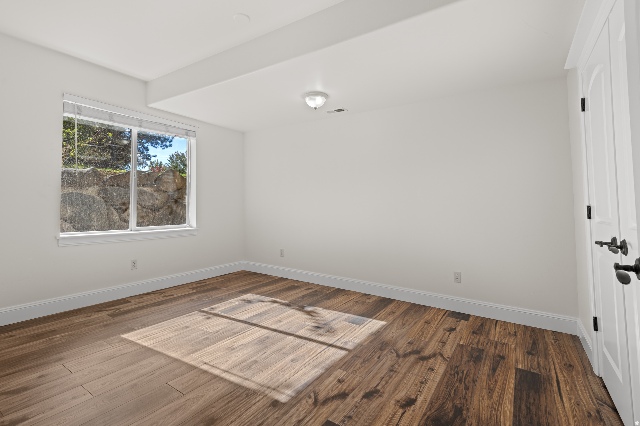 CRESCENT HOLLOW - Residential