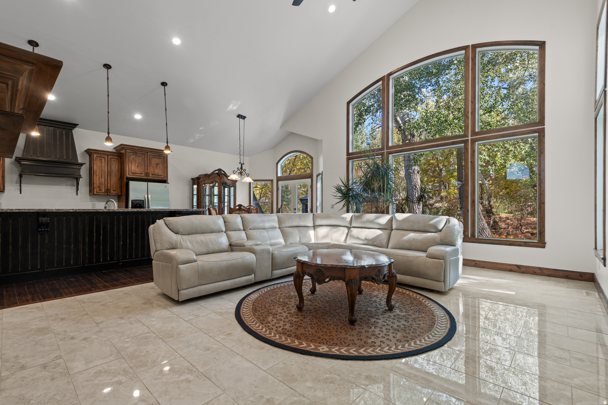 CRESCENT HOLLOW - Residential