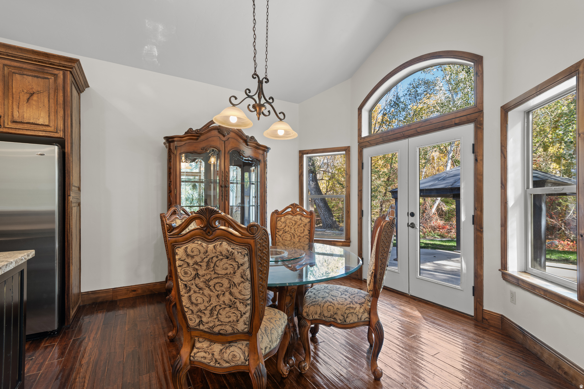 CRESCENT HOLLOW - Residential
