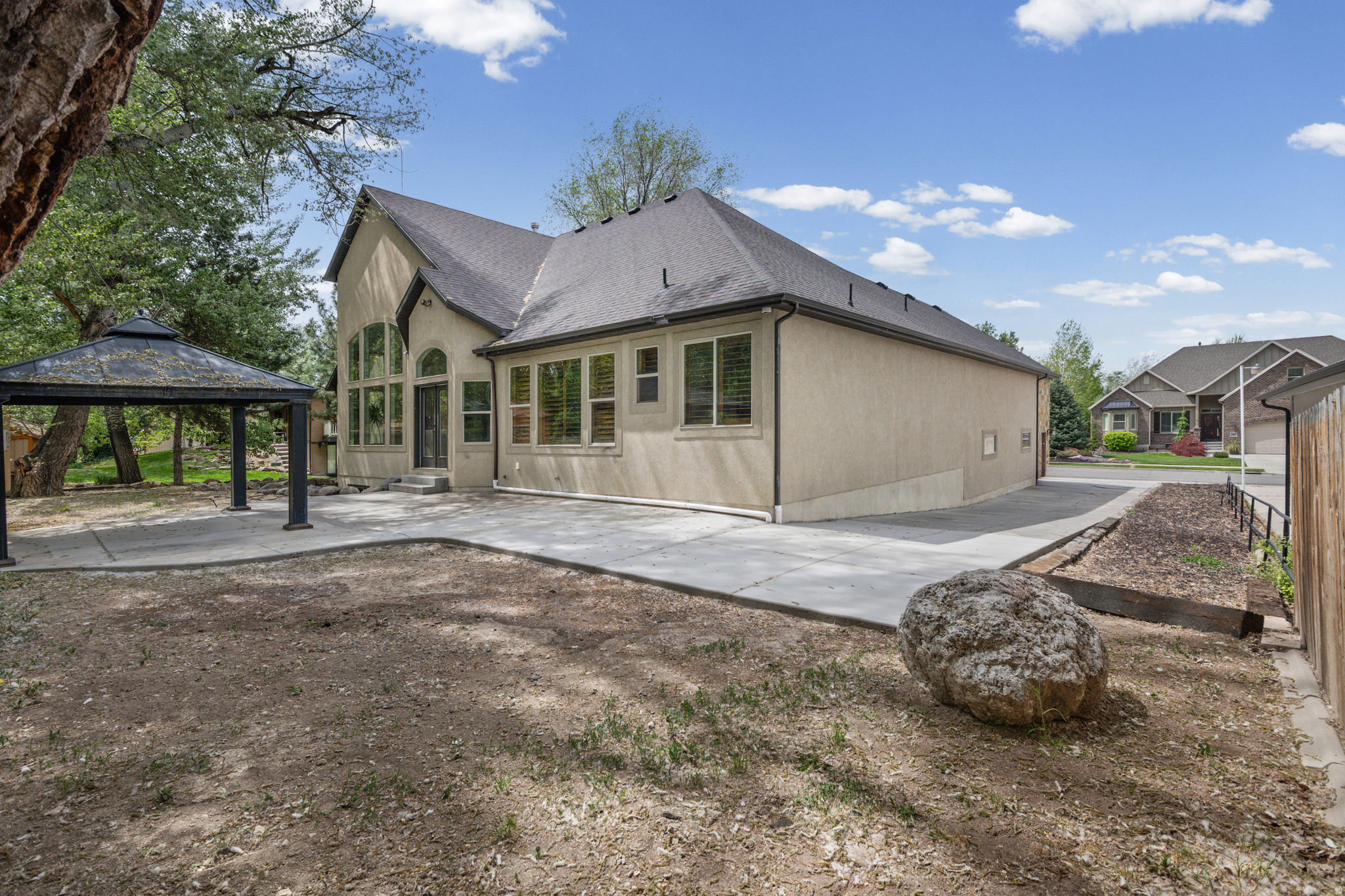 CRESCENT HOLLOW - Residential