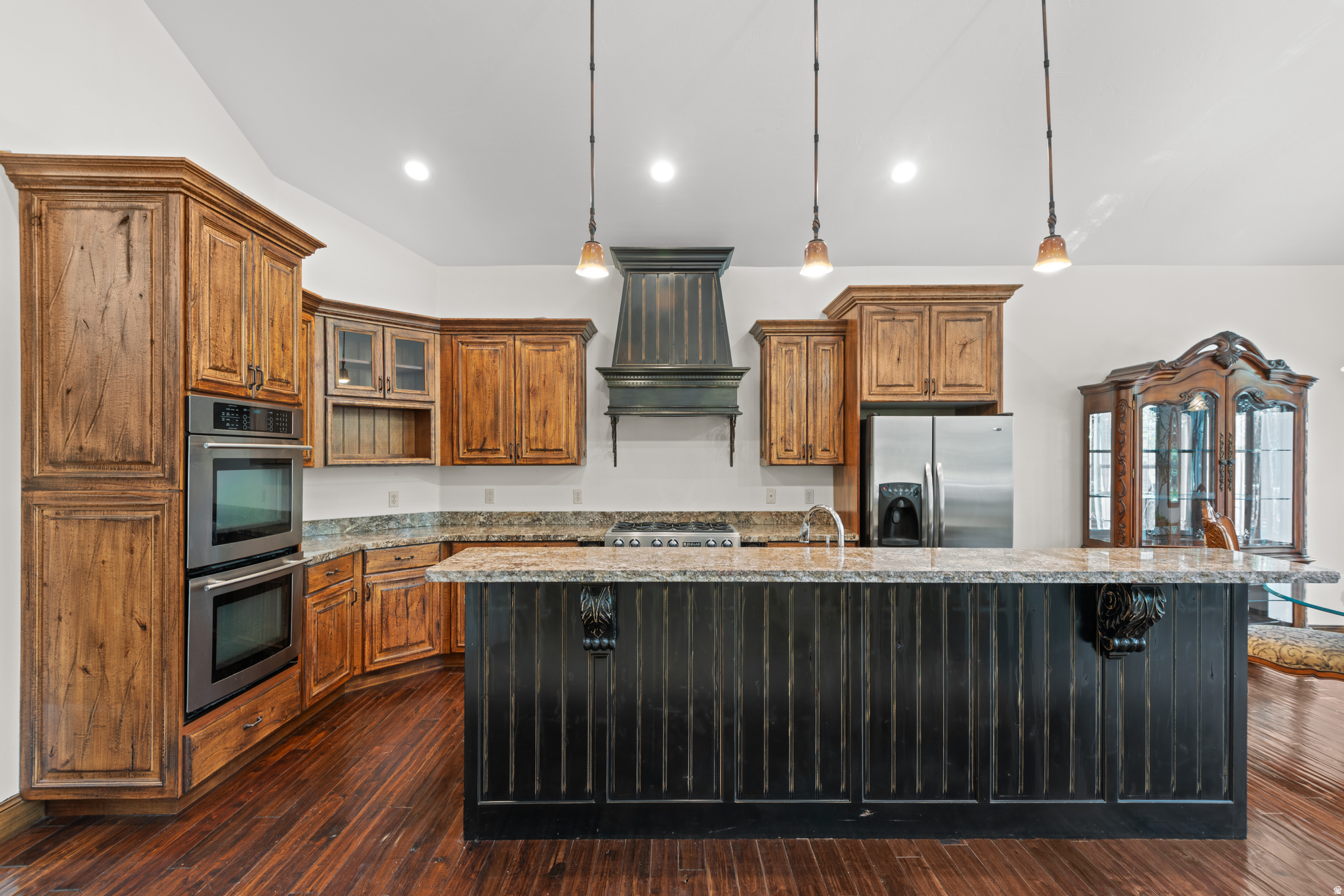 CRESCENT HOLLOW - Residential