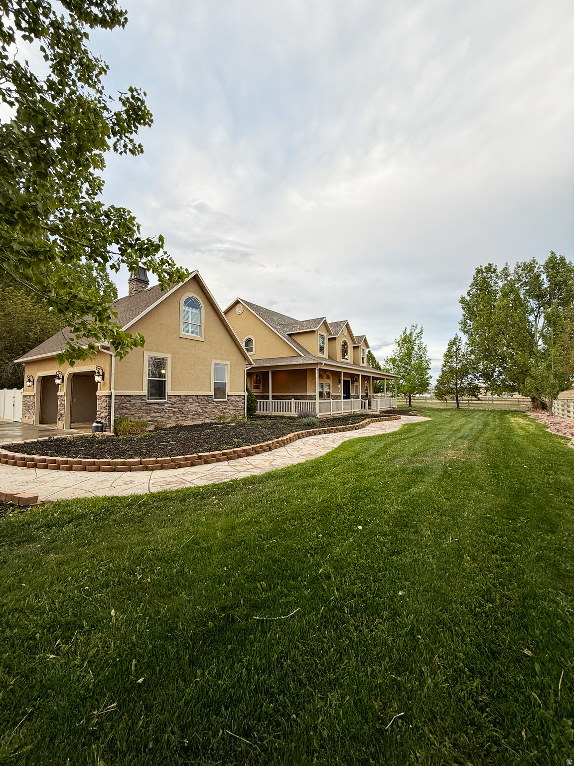 CAROLINE - Residential