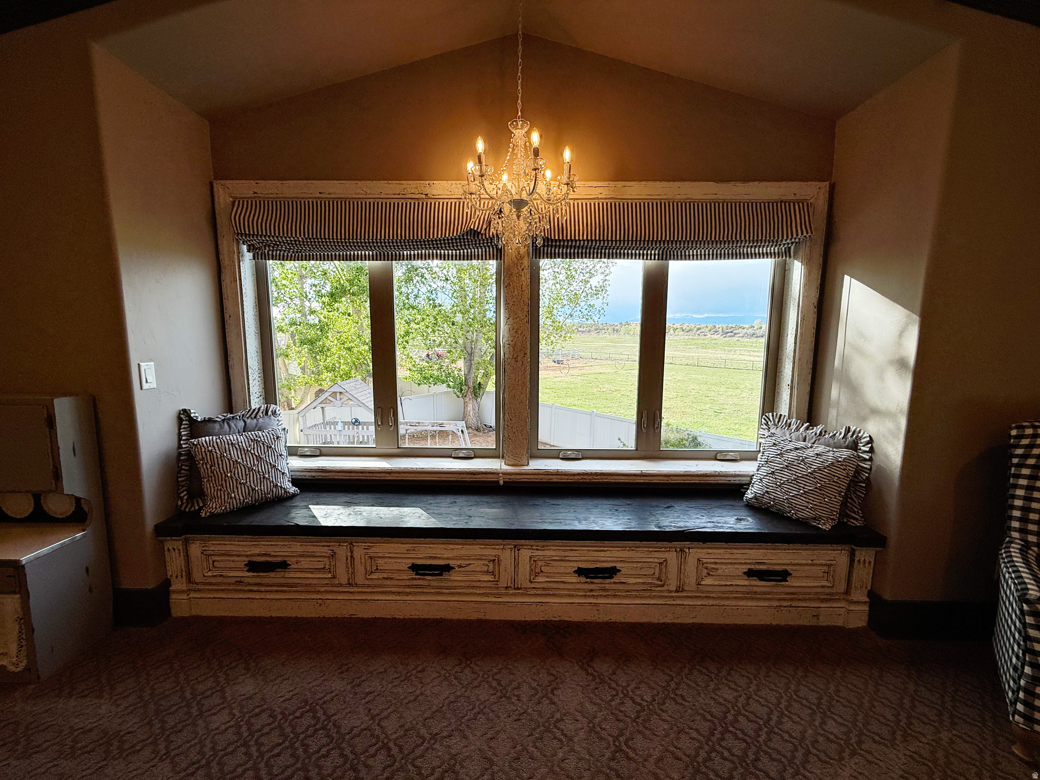 CAROLINE - Residential