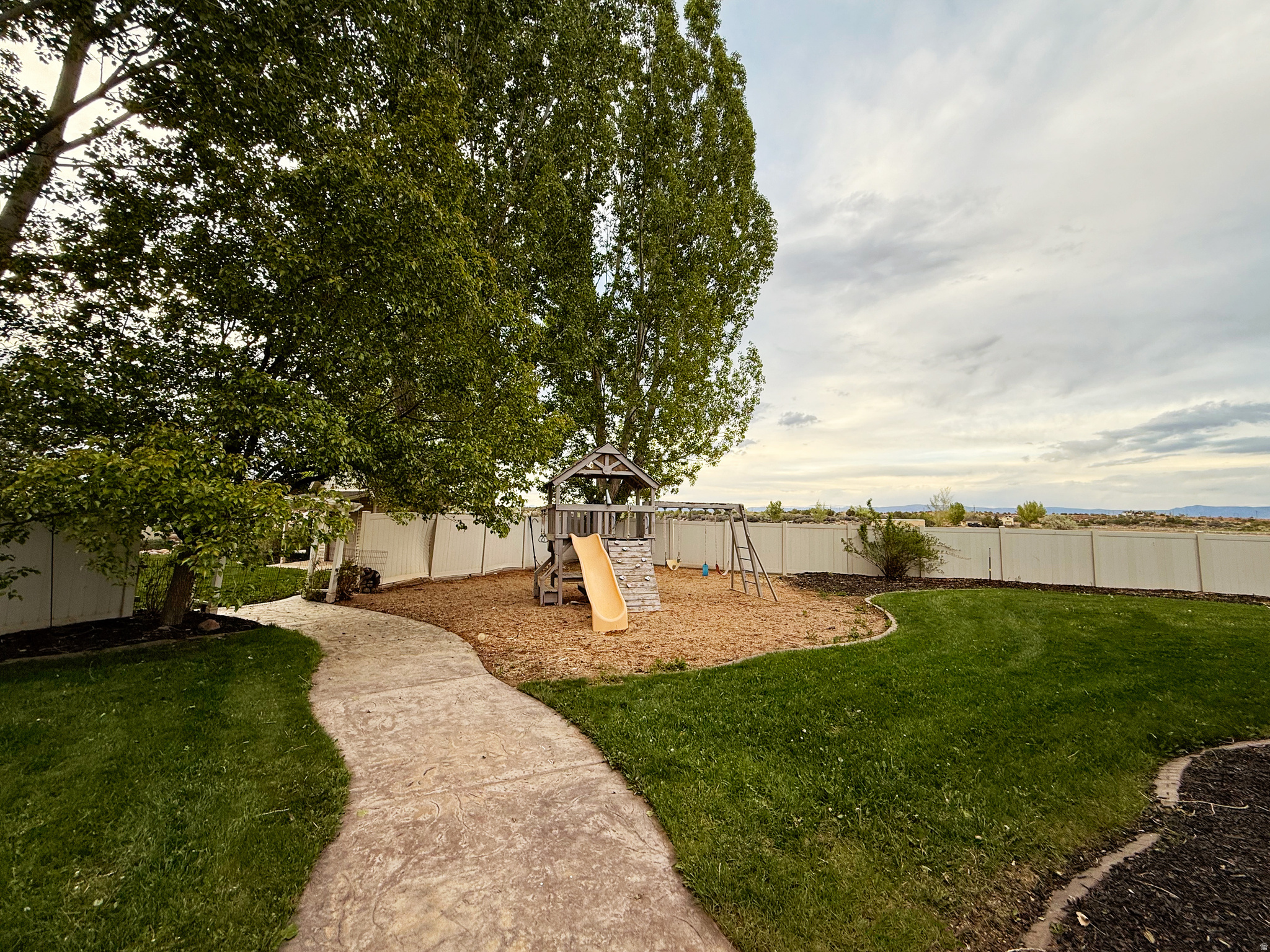CAROLINE - Residential