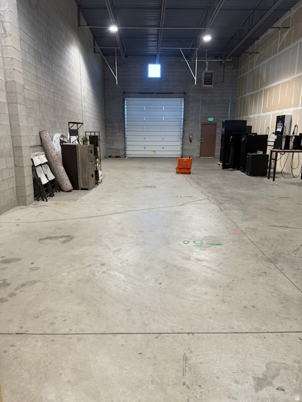 AVIGATION CONDO - Commercial Lease