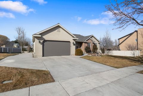 Tiny photo for 286 W SKY CT, Saratoga Springs, UT 84045 (MLS # 2134905)
