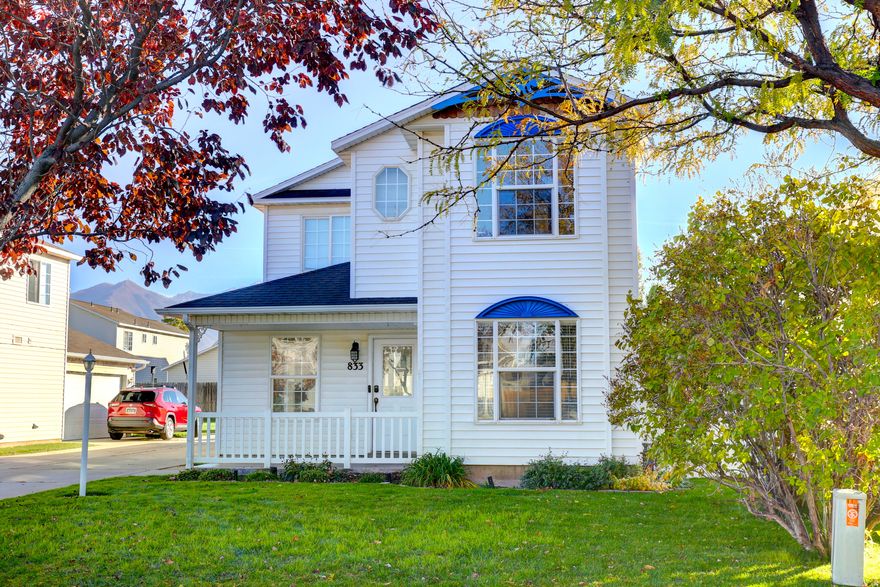 Come see this home in Spanish Fork with great curb appeal and quick access to shopping. Nice community and friendly neighborhood.