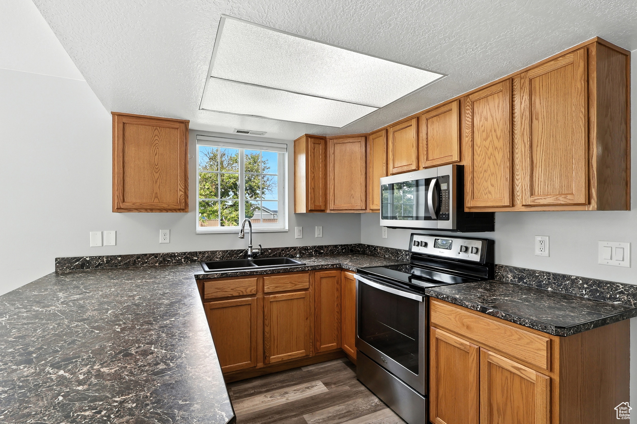 24 SOMERSET PL