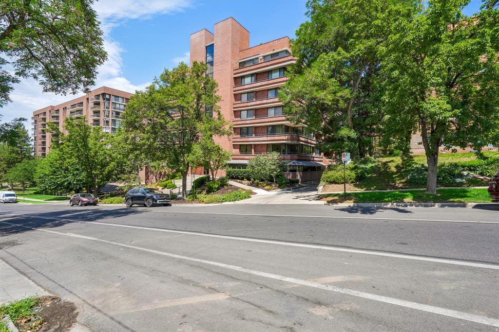 Photo of 141 E 2ND AVE #304, Salt Lake City, UT 84103 (MLS # 2175267)