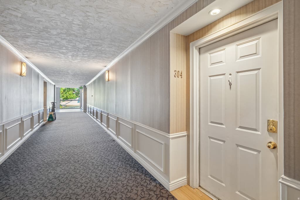 Photo of 141 E 2ND AVE #304, Salt Lake City, UT 84103 (MLS # 2175267)