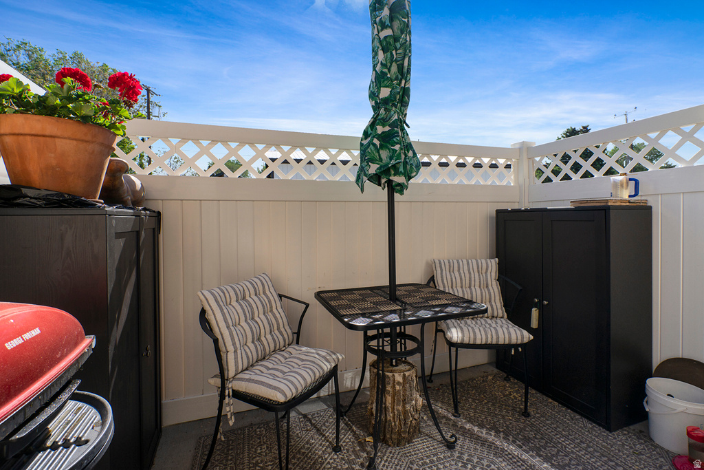 CAPRI CONDOS - Residential