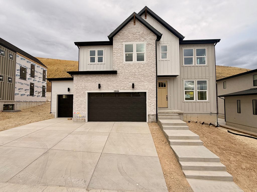 Photo of 5886 N CANYON RIM RD #622, Lehi, UT 84048 (MLS # 2123039)