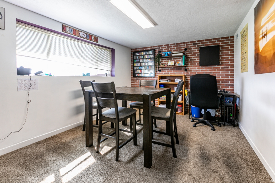 GLENDALE GARDENS PL - Residential