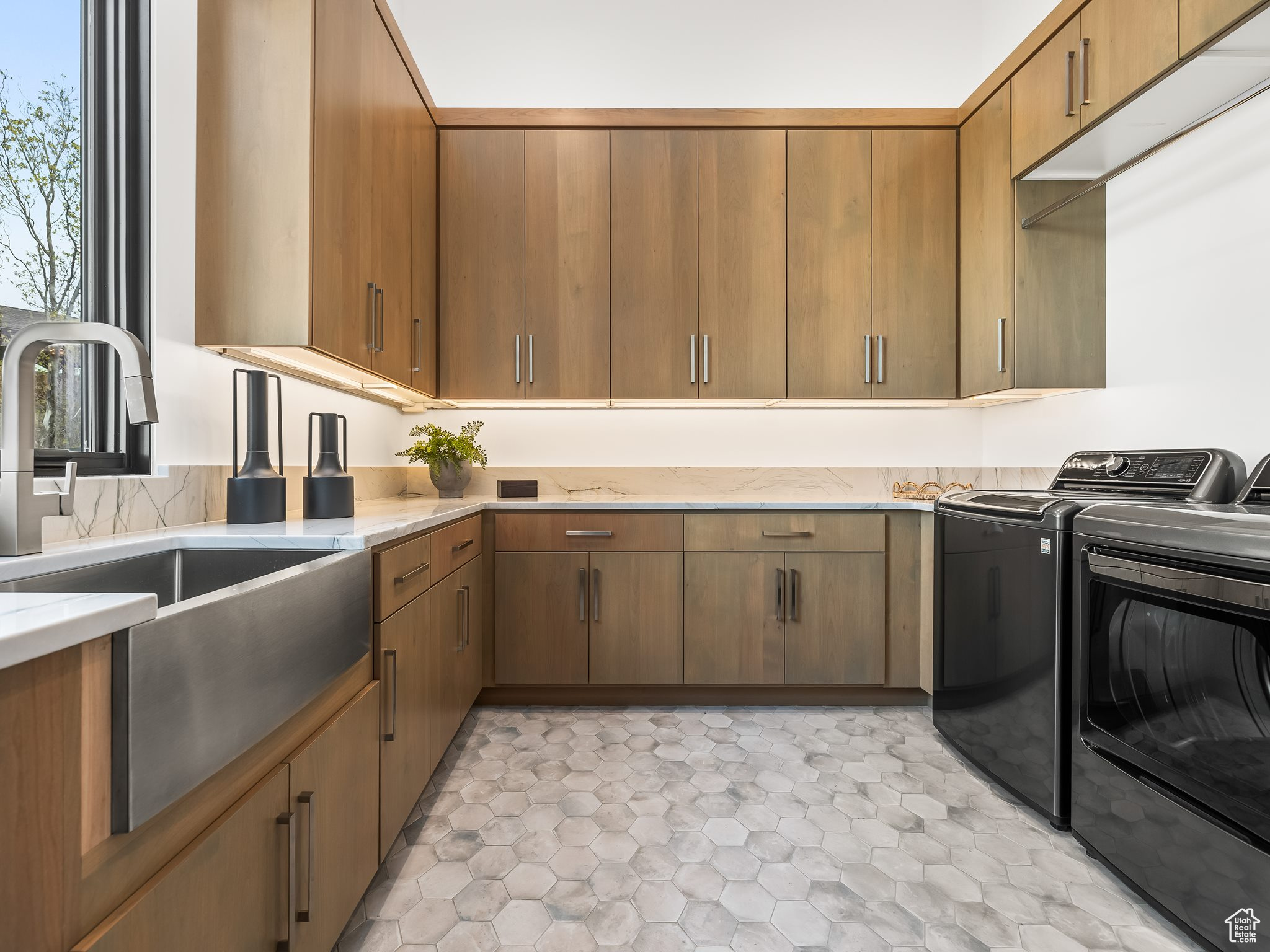 SUMMIT CREEK - Residential