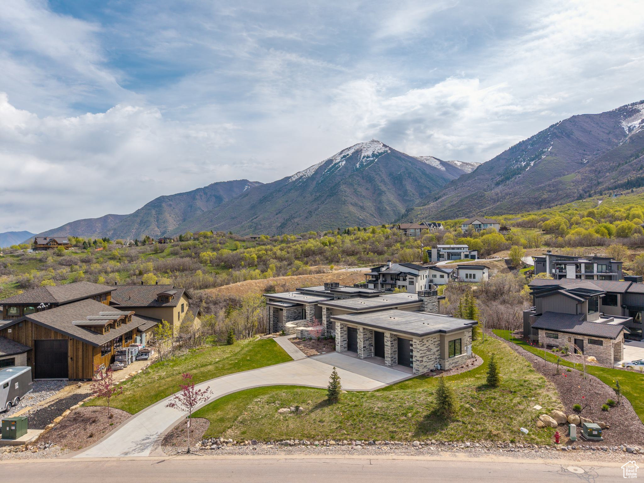 SUMMIT CREEK - Residential