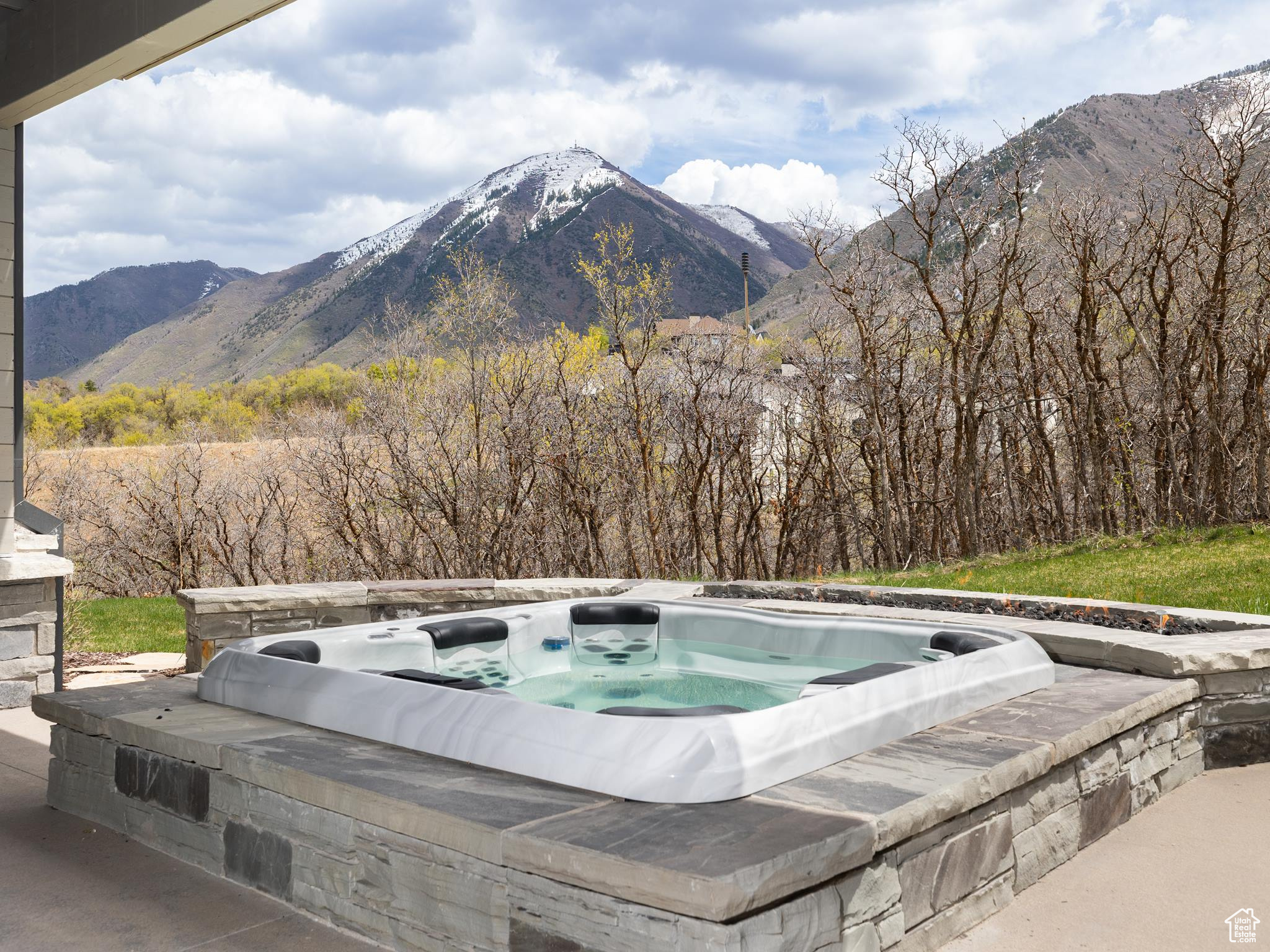 SUMMIT CREEK - Residential