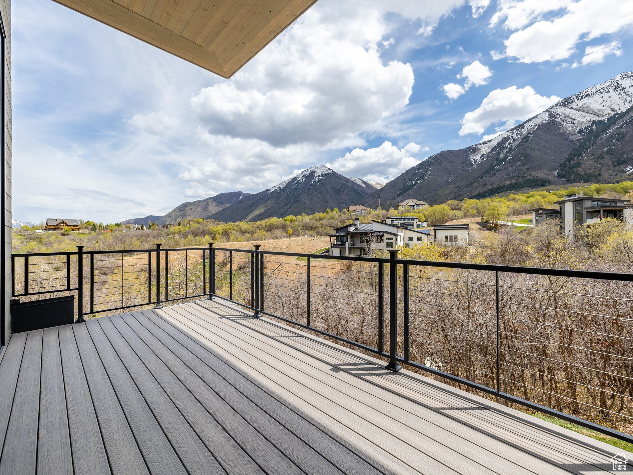 SUMMIT CREEK - Residential