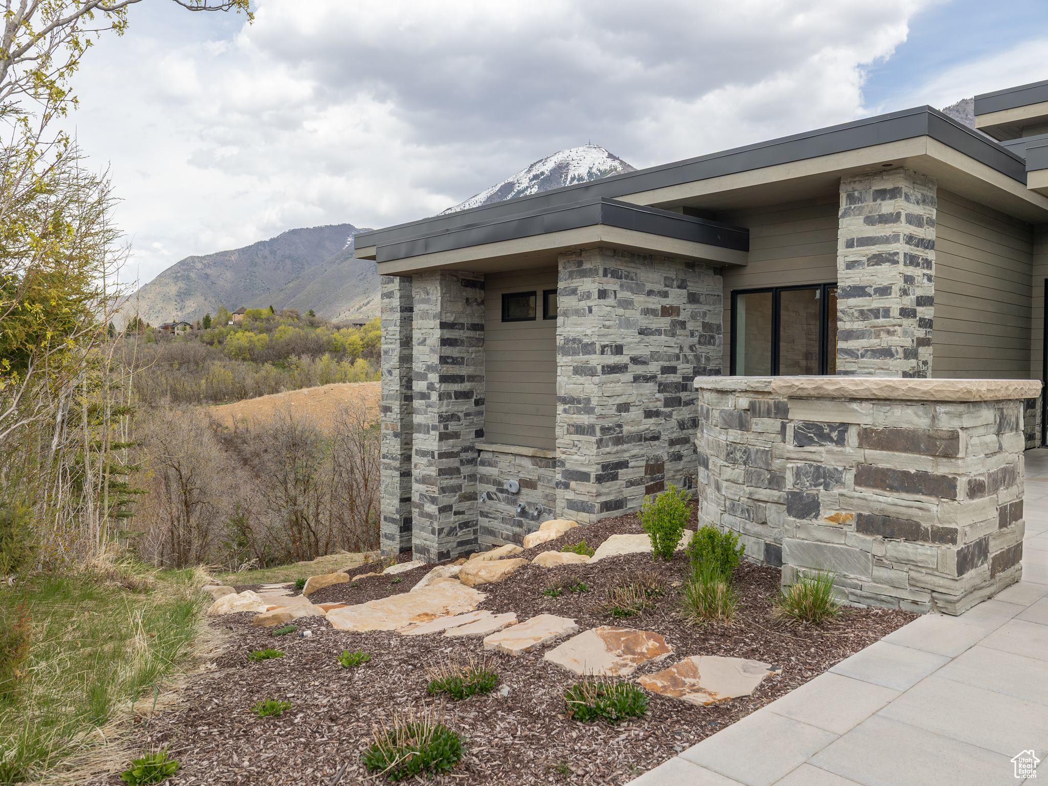 SUMMIT CREEK - Residential